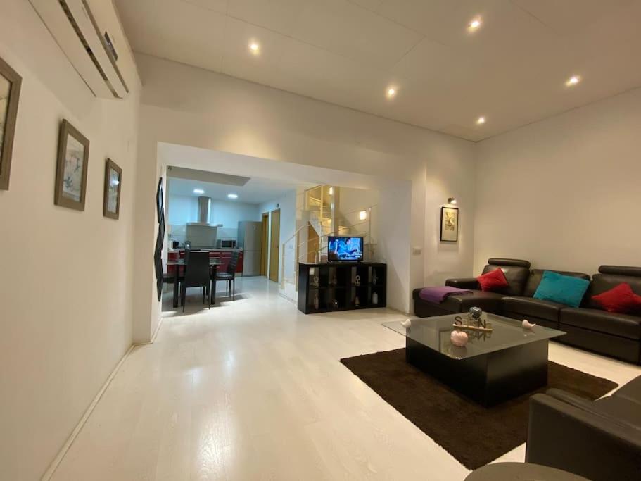 Luxury Complete Building In The Heart Of סביליה מראה חיצוני תמונה